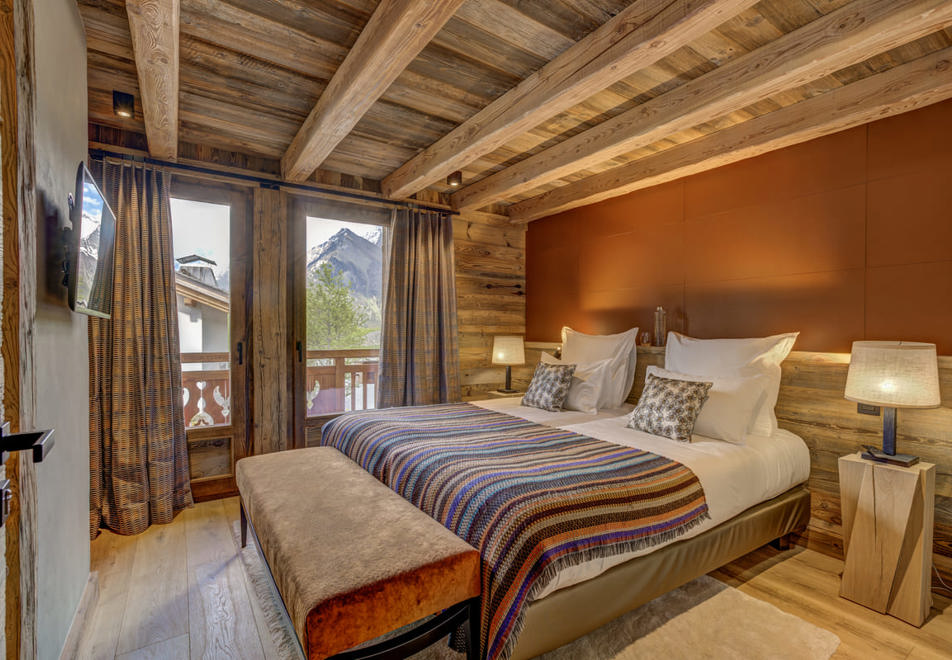 Chalet Aster (Armancette), St Nicolas de Veroce (self catered chalet) - Bedroom (©AdamJohnstone)