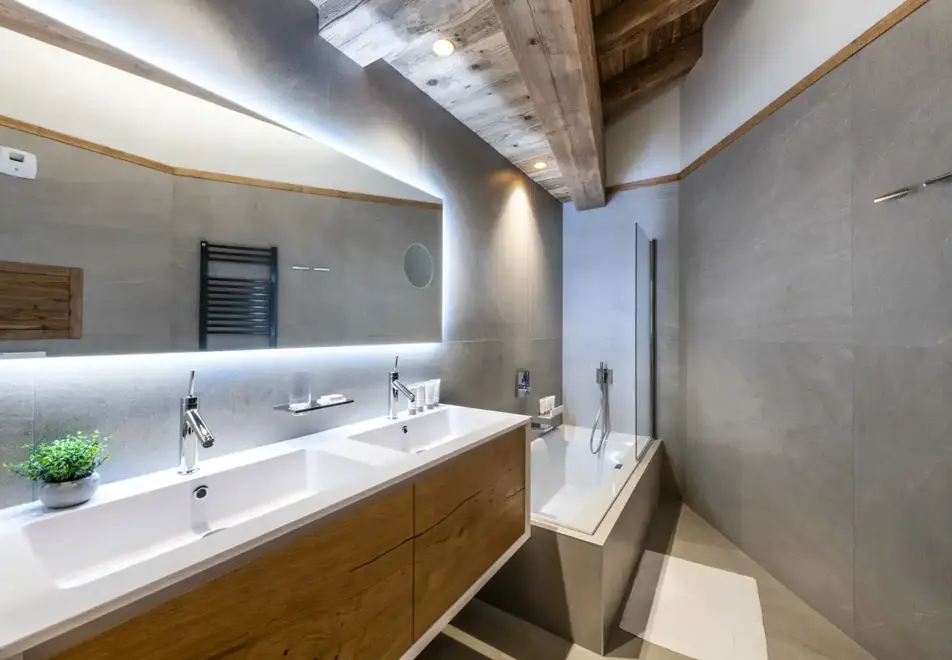 Alaska Lodge, Val d'Isere (self catered apartments) - Apartment 6