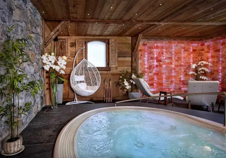 Neige et Roc-Samoens-Hot tub (1).webp