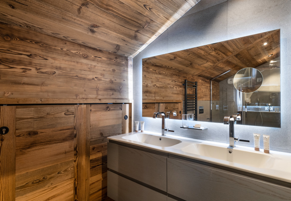 Vail Lodge, Val d'Isere (self catered apartments) - Apartment A32
