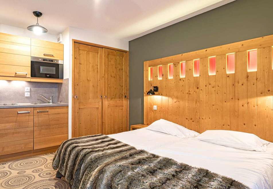 Les Chalets de Emeraude, Les Saisies (self catered apartments) - Typical studio style