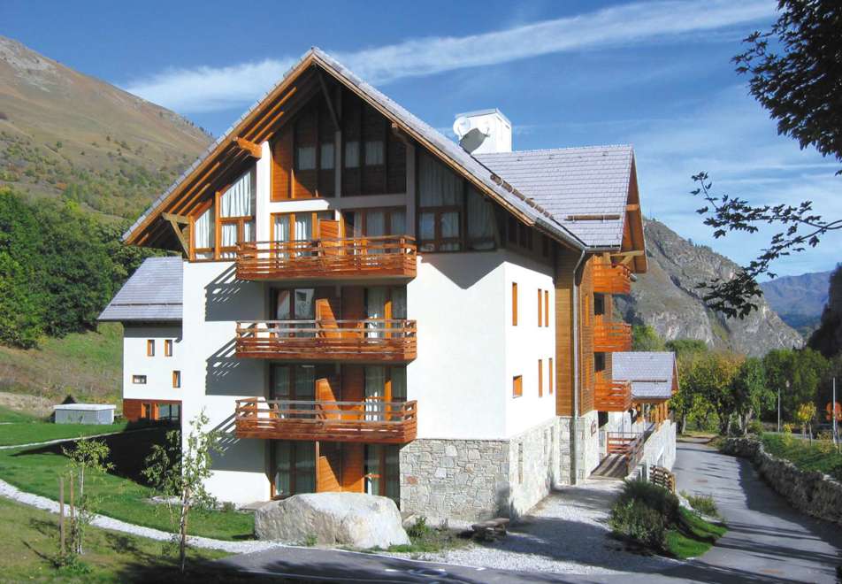 Les Chalets du Galibier, Valloire (self catered apartments)