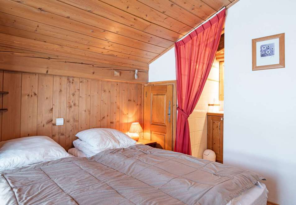 Le Village des Lapons, Les Saisies (self catered apartment) - Typical twin bedroom style