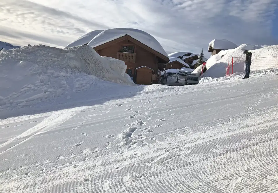 Hameau du Beaufortain, Les Saisies (self catered apartments) - Doorstep skiing
