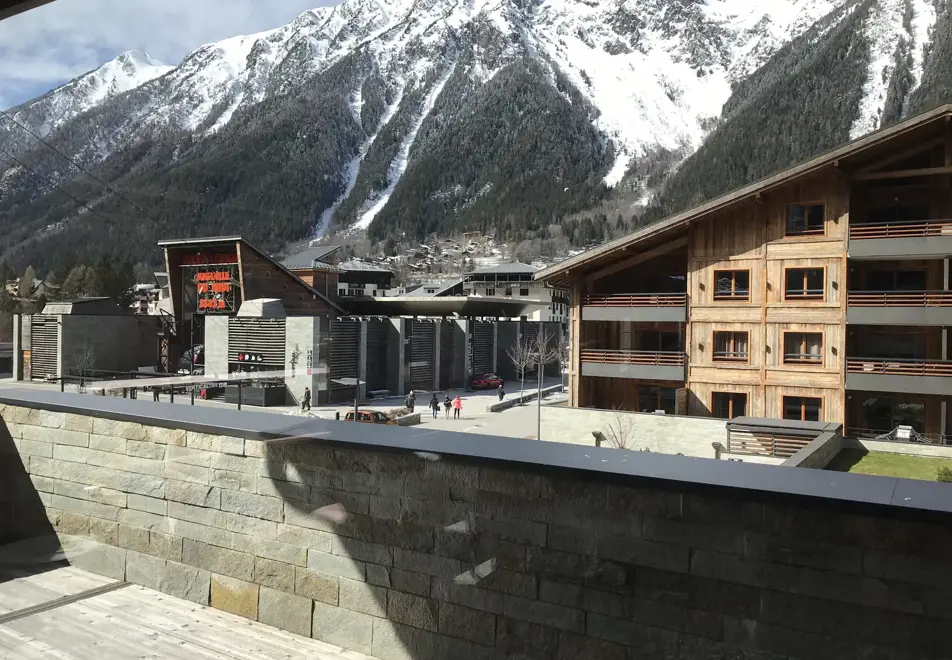 Le Cristal de Jade, Chamonix (self catered apartments) - Next to Aiguille du Midi lift