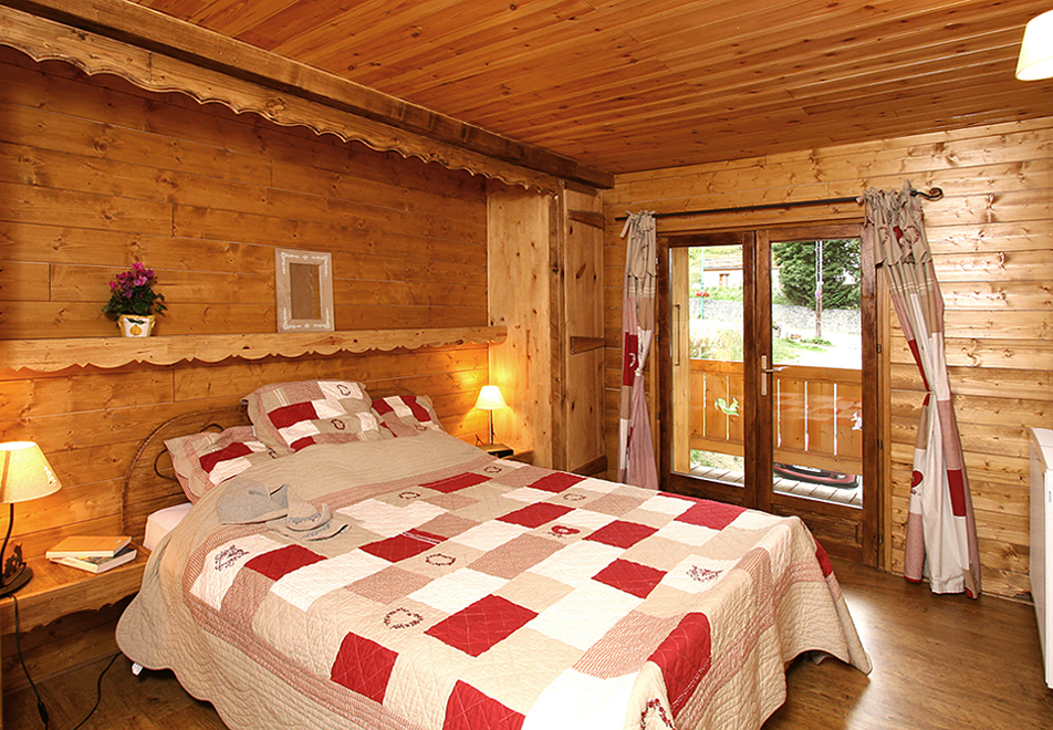 Chalet Mary, Les Deux Alpes (self catered chalet) - Double Bedroom
