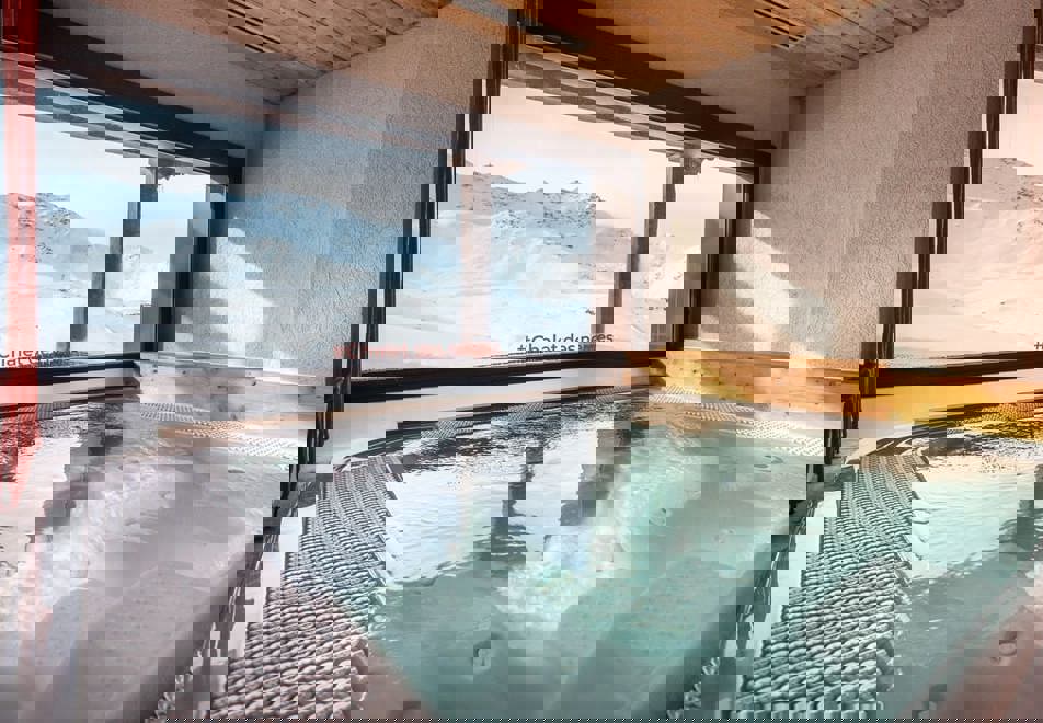 Hermine, Val Thorens (self catered apartments) - Hot tub
