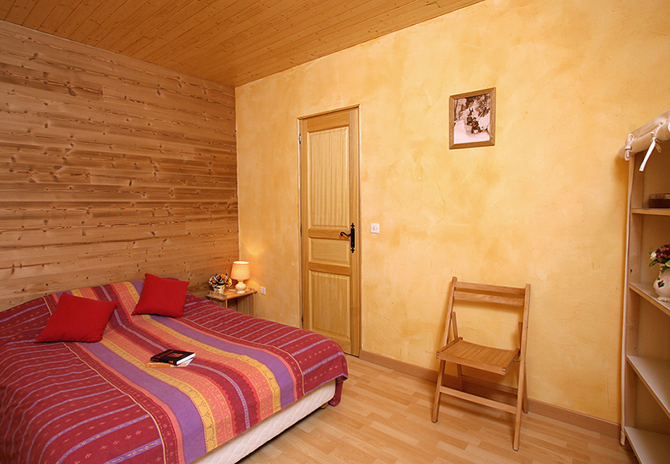 Jon, Les 2 Alpes (self catered chalet) - Double bedroom