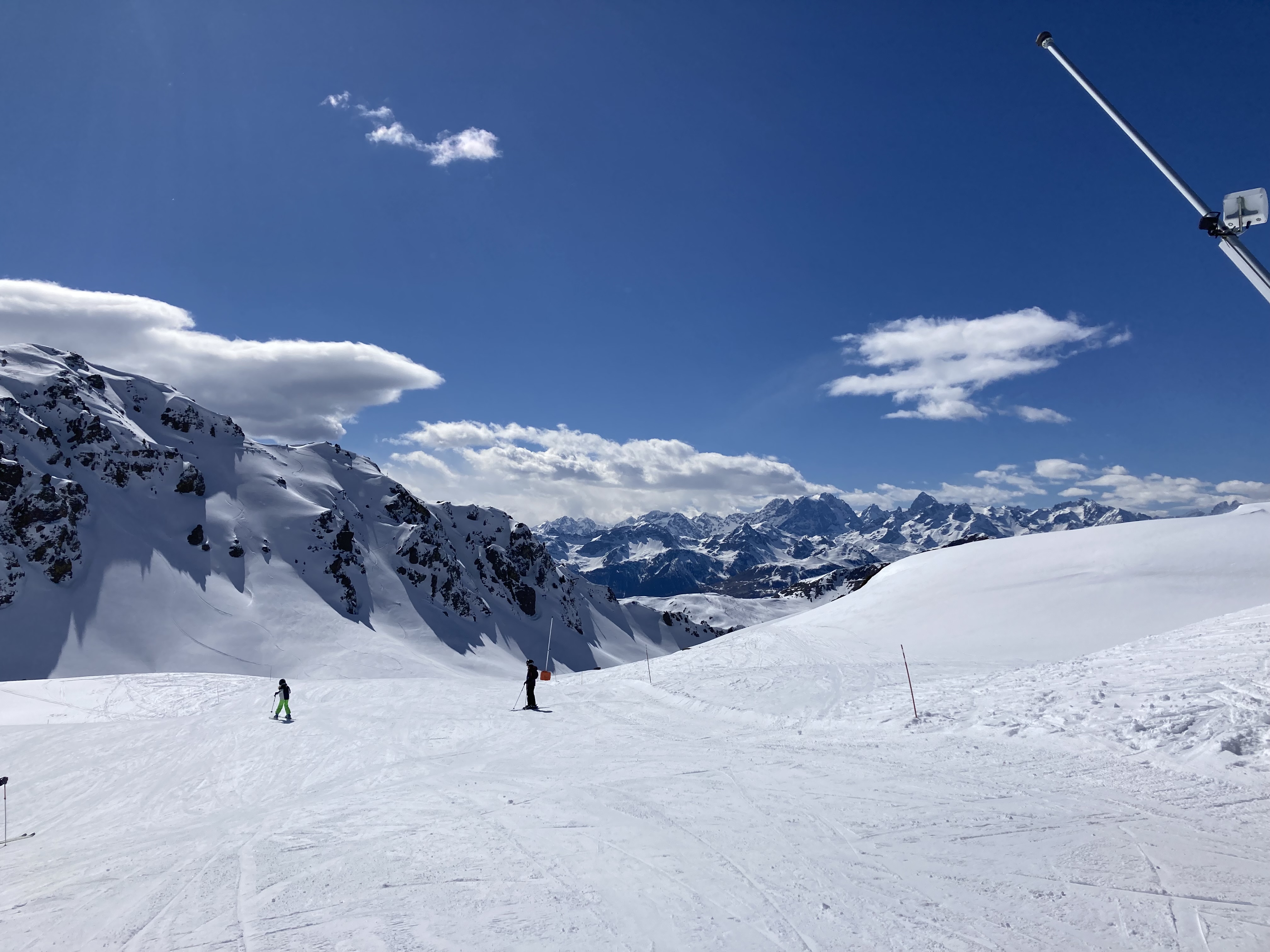 Reds At The Top Of Rocher De L'aigle AW Montg Apr23
