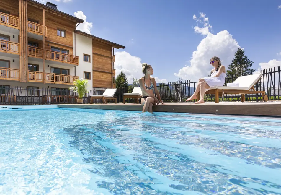 La Residence Club Samoens Village, Samoens (self catered apartments) - Outdoor pool (©Manureyboz)