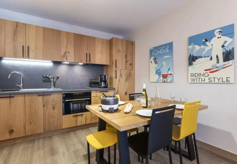 La Residence Club Samoens Village, Samoens (self catered apartments) - Typical 2 bed confort style apartment ©Manureyboz