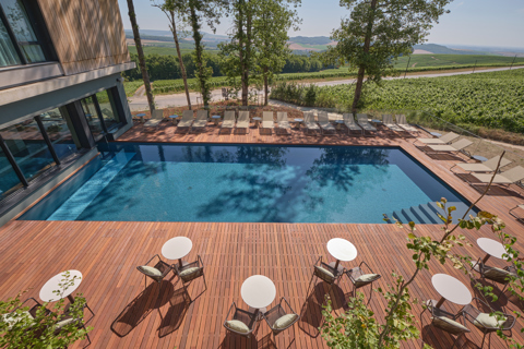 LOISIUM Hotel Pool (C)LOISIUM Peak Retreats