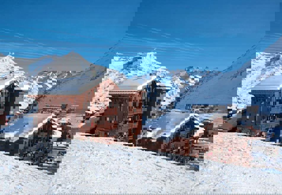 Village Montana, Tignes le Lac (self catered apartments) - Easy ski access