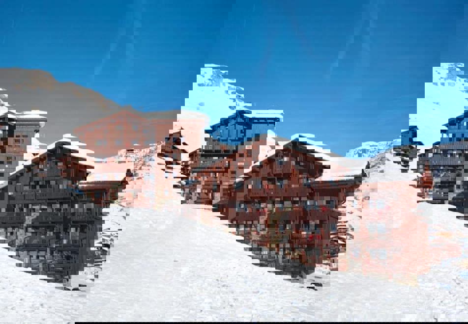 Village Montana, Tignes le Lac (self catered apartments) - Easy ski access