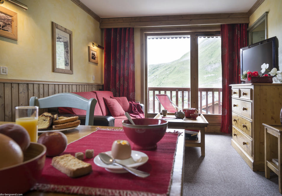 Village Montana, Tignes le Lac (self catered apartments) - Typical 4 person apartment style