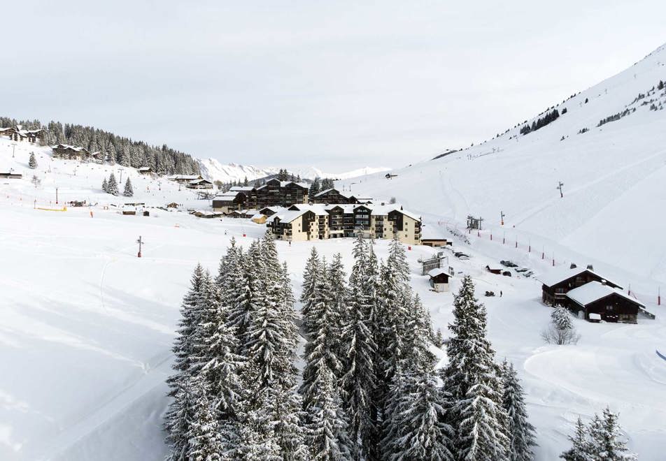 Manigod Skiing Holidays | Ski Apartments | Peak Retreats