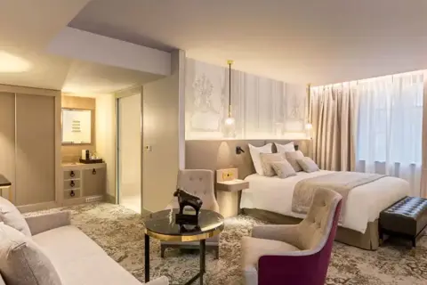 Les Sept Fontaines Family room