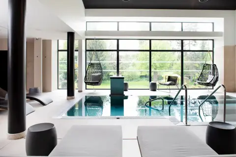 Le Richebourg indoor pool