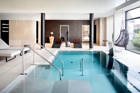 Le Richebourg indoor pool