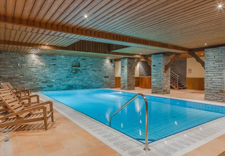 Les Balcons de Belle Plagne, Belle Plagne (hotel) - Indoor heated pool at the apartments next door
