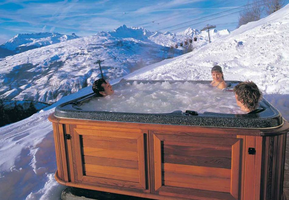 Les Chalets des Deux Domaines, Peisey Vallandry (self catered chalets) - Outdoor hot tub with views