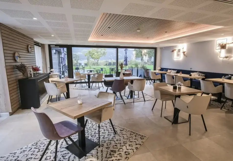 Villa Caroline, Lake Annecy - Restaurant