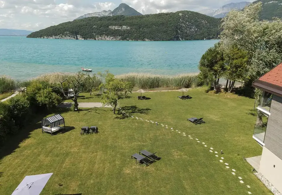 Villa Caroline, Lake Annecy - Lakeside
