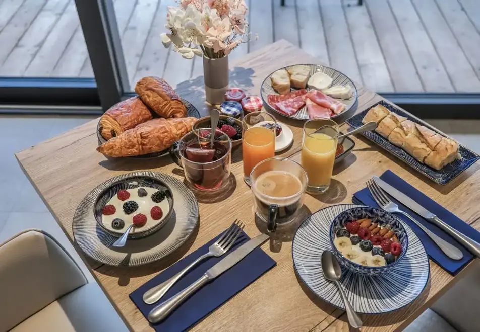 Villa Caroline, Lake Annecy - Breakfast