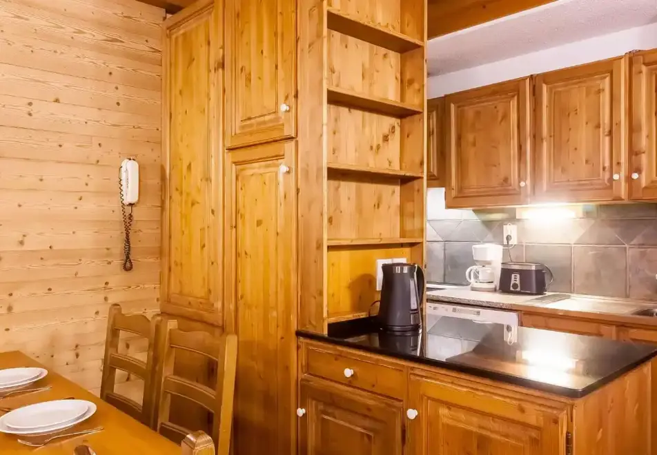 Les Balcons de Val Thorens, Val Thorens (self catered apartment) - Typical apartment style