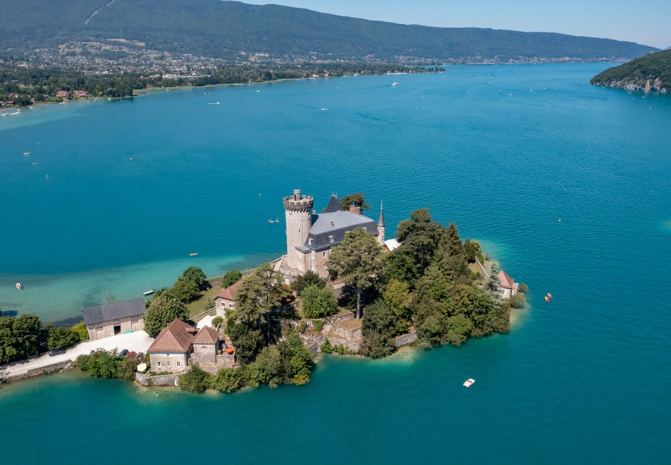 Lake Annecy - Castle of Châteauvieux