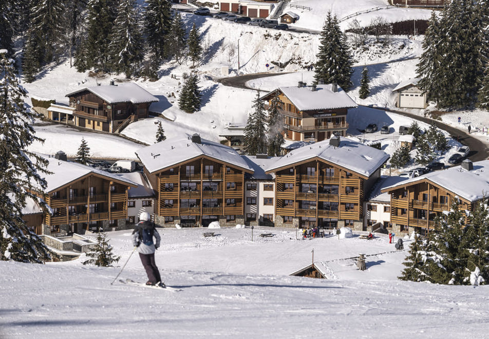 Hameau de l'Ours, Manigod (self catered apartments) - Excellent ski location
