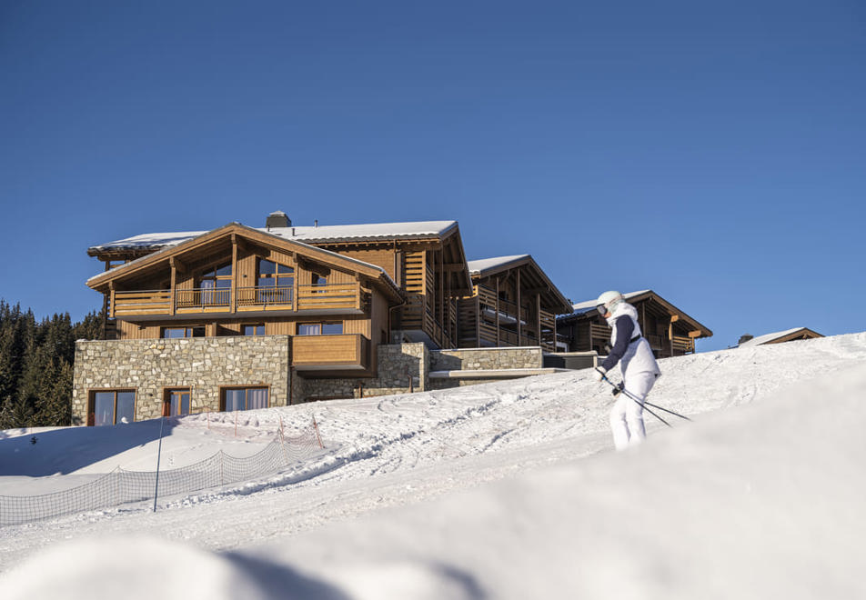 Hameau de l'Ours, Manigod (self catered apartments) - Excellent ski location