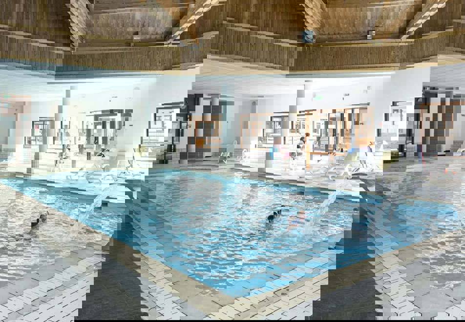 l'Oree des Pistes, St Sorlin d'Arves (self catered apartments) - Indoor pool