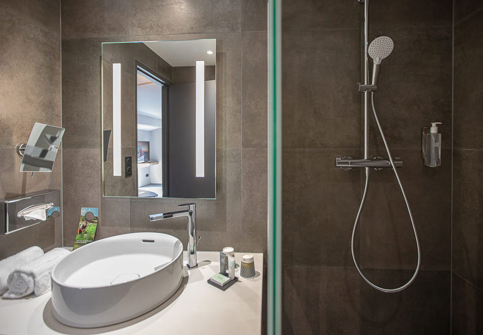 Altezza, Arc 1800 (hotel) - Typical bathroom style