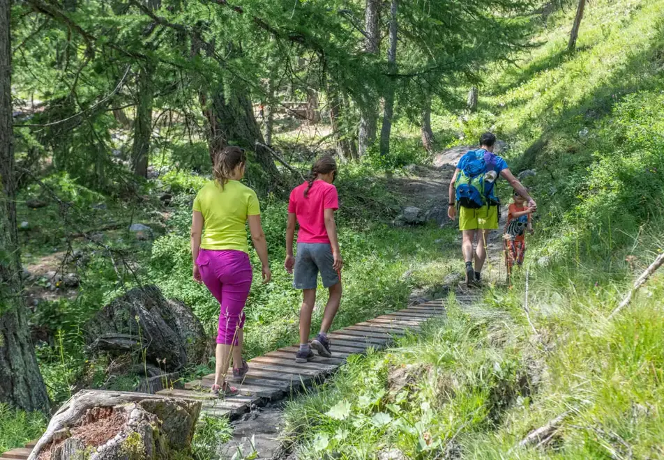 Serre Chevalier walking