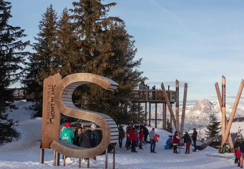 Les Saisies skiing