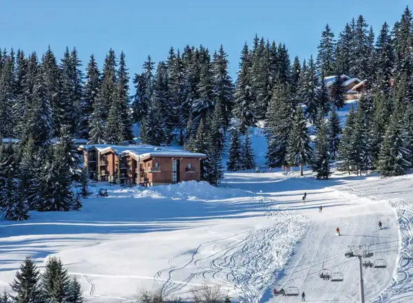 Les Saisies skiing