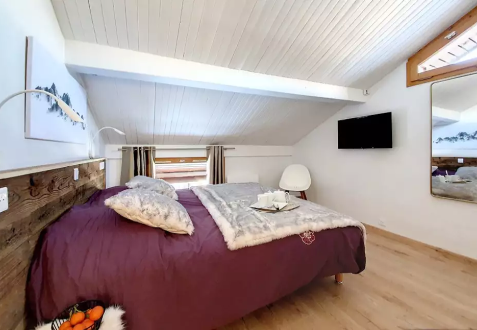 2 bedroom apartment in Saint Martin de Belleville (self catered) - Bedroom