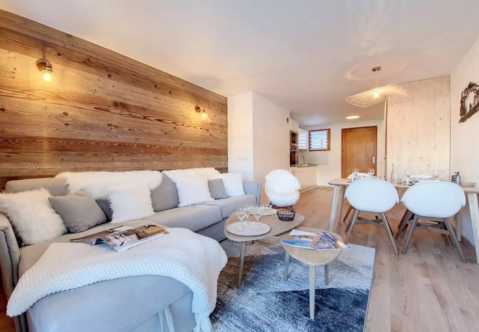 2 bedroom apartment in Saint Martin de Belleville (self catered) - Open plan living/kitchen area