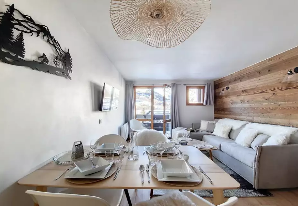 2 bedroom apartment in Saint Martin de Belleville (self catered) - Open plan living/kitchen area