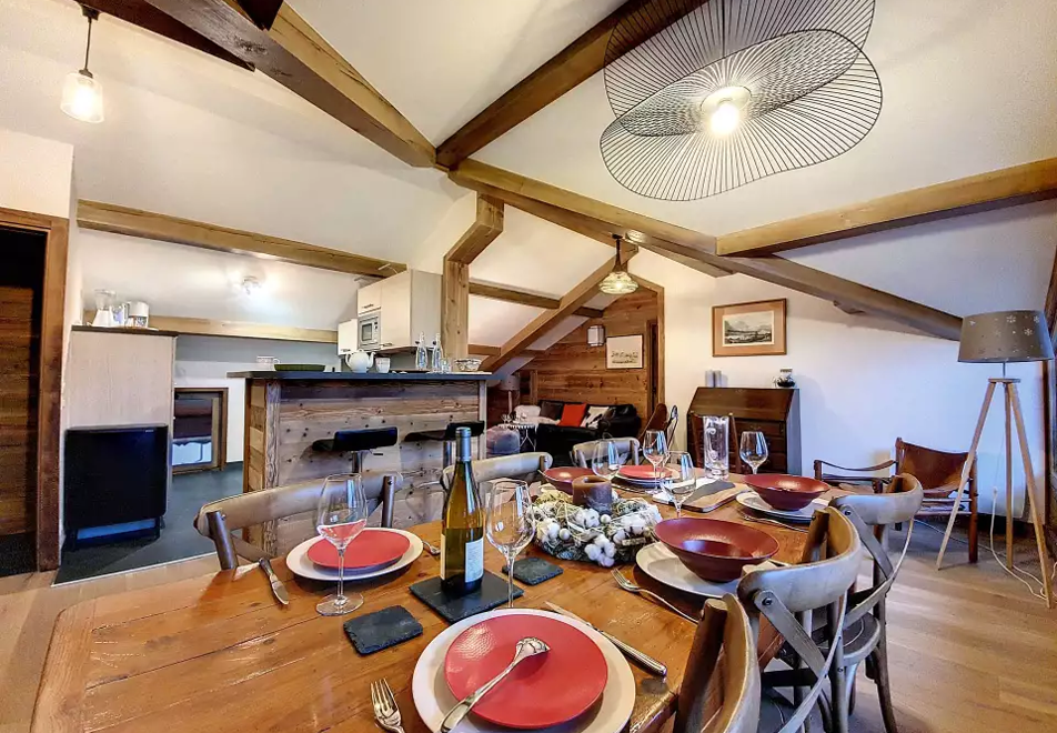 3 bedroom apartment in Saint Martin de Belleville (self catered) - Open plan kitchen/dining