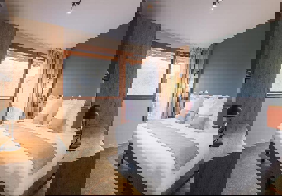 Cretes, Les Deux Alpes (all inclusive hotel) - Typical room style