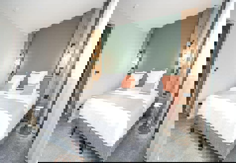 Cretes, Les Deux Alpes (all inclusive hotel) - Typical room style