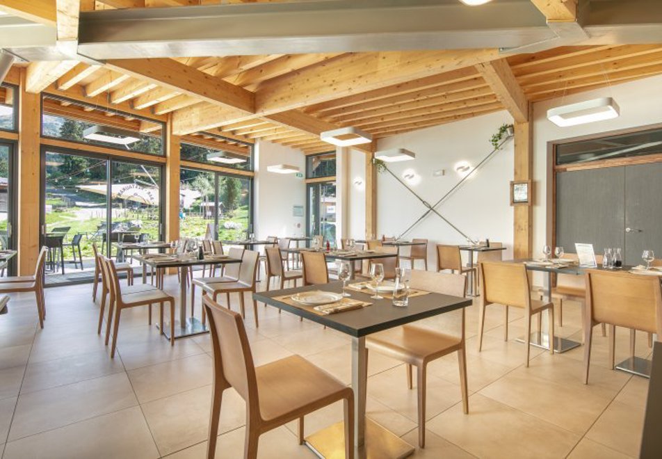 Club Prapoutel Les 7 Laux (self catered apartments) - Renovated restaurant