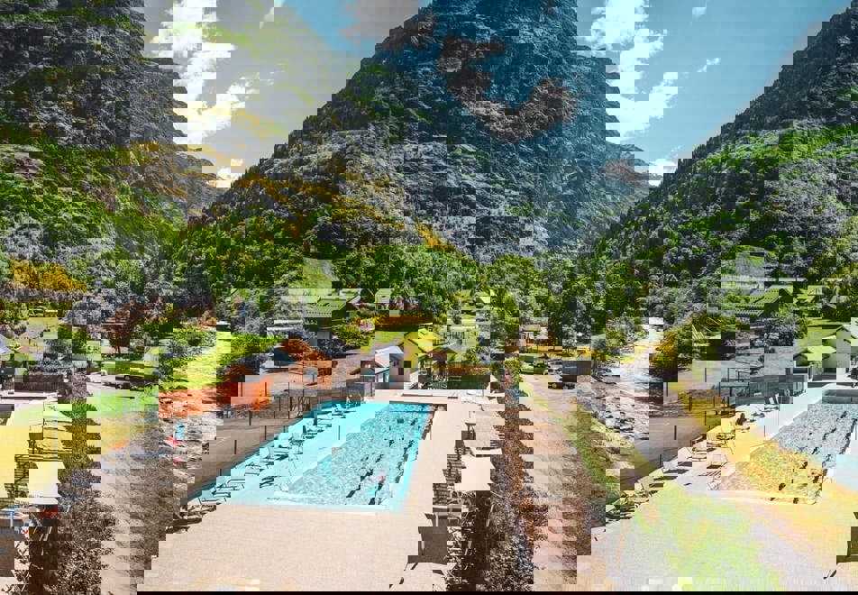 Les Deux Alpes alpine resort - Venosc (nearby) outdoor pool