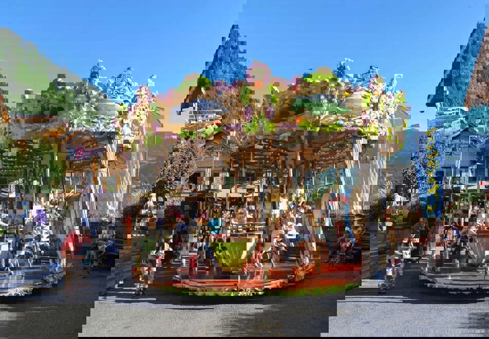 Chatel merri-go-round