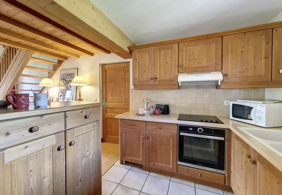 4 bedroom apartment in Saint Martin de Belleville (self catered) - Kitchen area