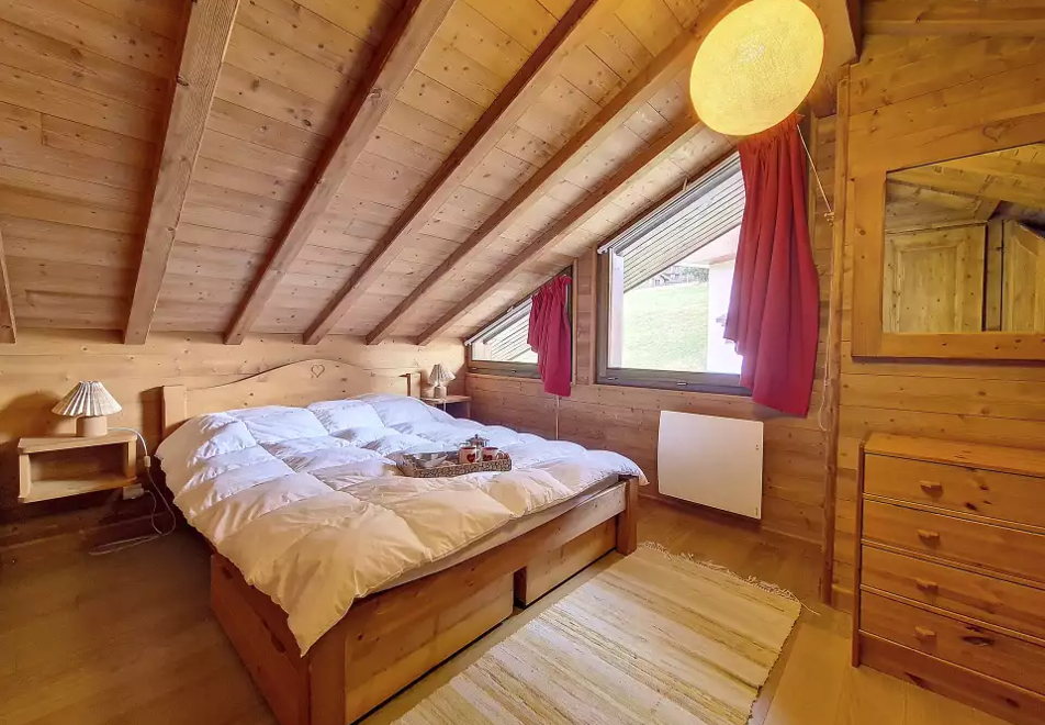 4 bedroom apartment in Saint Martin de Belleville (self catered) - Double bedroom