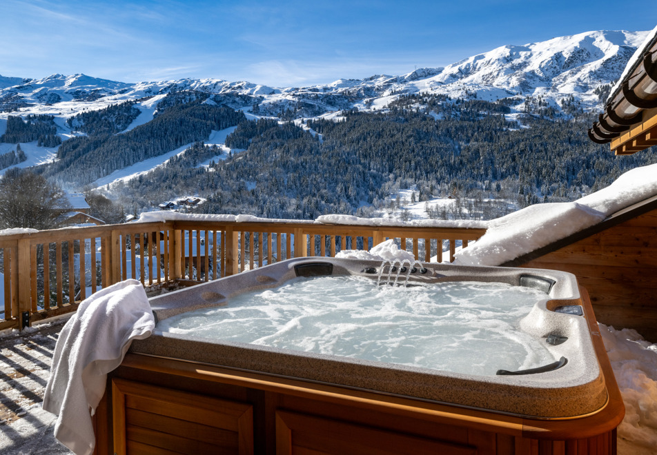 Falcon Lodge, Meribel (self catered apartments) - A40 (©Philippe Gal)