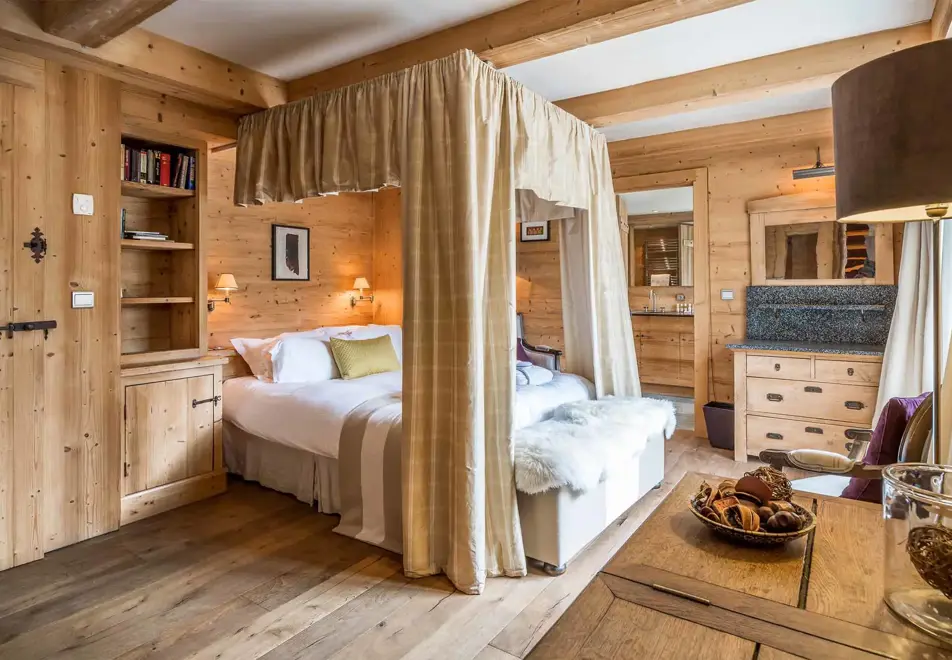 Chalet Davos, Val d'Isere (self catered or catered chalet) - Bedroom